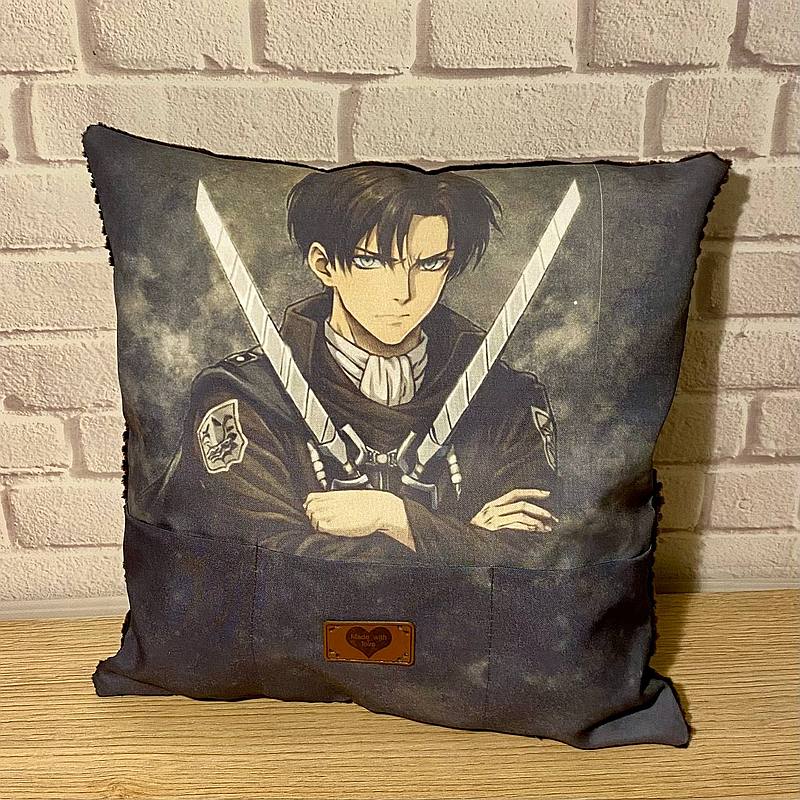 Dekokissen mit 3 Taschen – Levi Ackerman Design